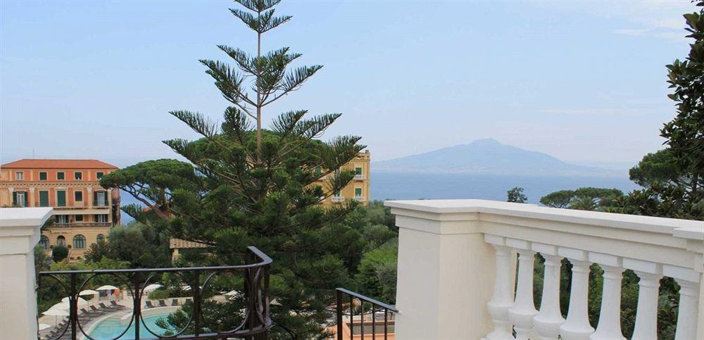 Agora Apartments Соренто Екстериор снимка