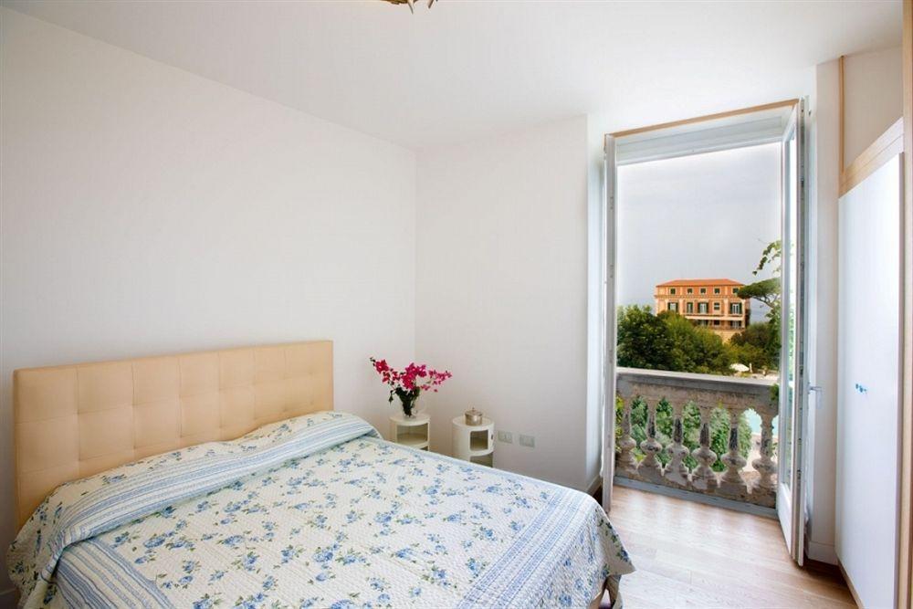 Agora Apartments Соренто Екстериор снимка