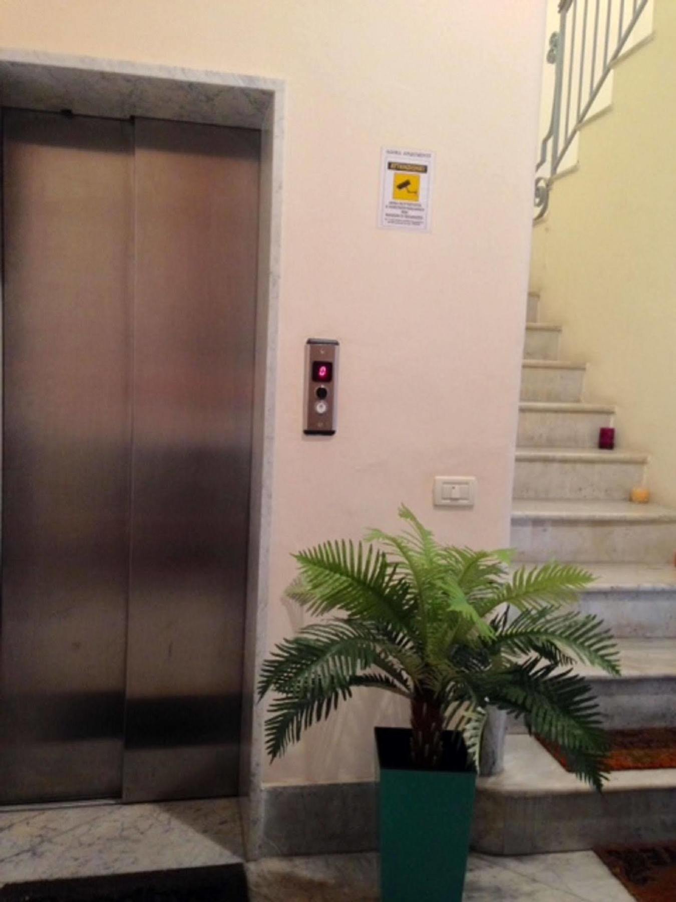 Agora Apartments Соренто Екстериор снимка