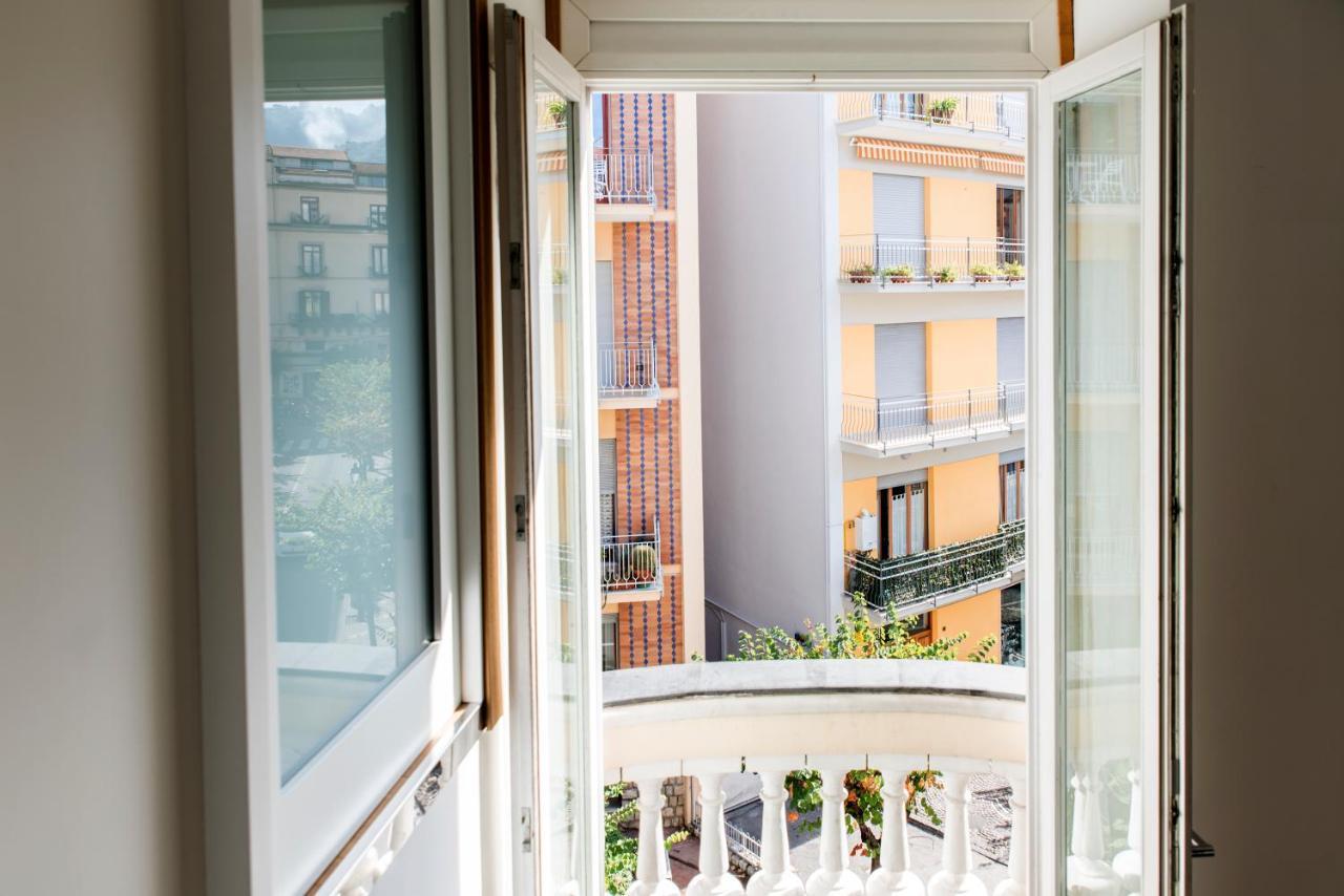 Agora Apartments Соренто Екстериор снимка